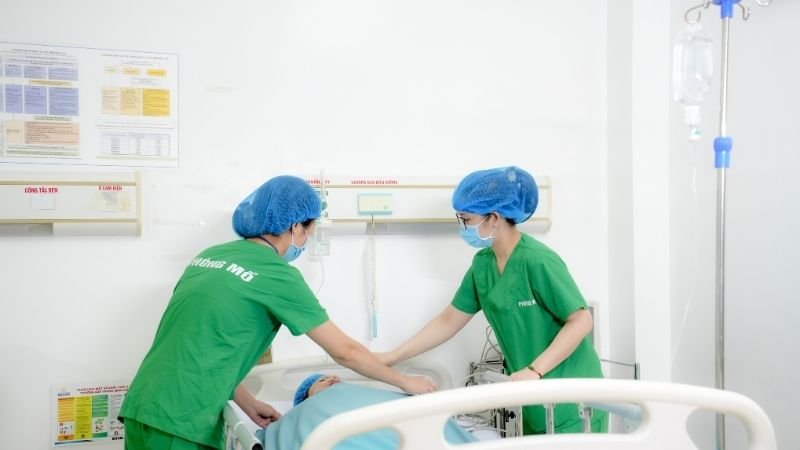 Chăm sóc hậu phẫu và hướng dẫn phục hồi nhanh chóng