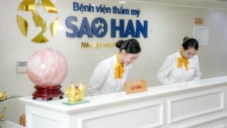 Nhân viên tư vấn các dịch vụ được bảo hành tại Sao Hàn